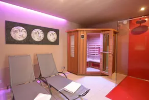Casa con piscina, barbecue e terrazza - Image 2