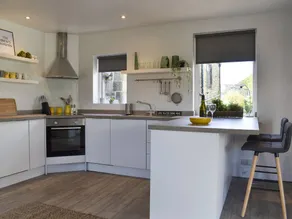 Cottage with garden & BBQ - Image 3