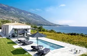 Villa with garden, terrace & private pool | Sea view - Image 3