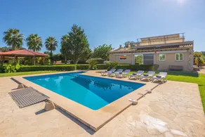 Maison de campagne avec terrasse, piscine privée et barbecue | Vue montagne - Image 2