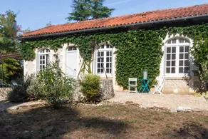 Holiday Home 'Au Bord De La Charente' with Private Terrace and Garden - Image 3