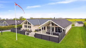 House with private pool, garden & terrace - Image 2