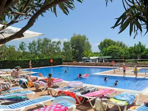 Family-oriented lovely mobile home with terrace & pool | Next to the beach - Image 2