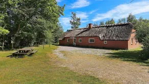 Holiday home with terrace, sauna & jacuzzi - Image 3