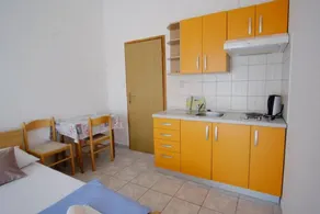 Holiday apartment with terrace & barbecue | Sea view - Image 2