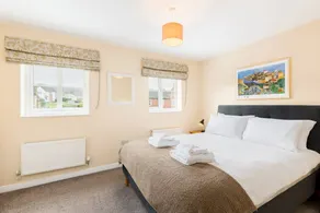 Holiday home with garden, fast internet & terrace - Image 4