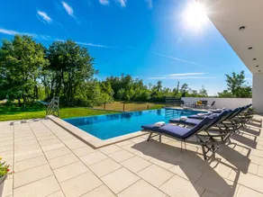 Fully equipped nice villa with pool, barbecue & terrace | Pet-friendly - Image 3
