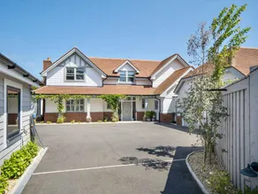 Cottage with garden, hot tub & private pool | River view - Image 3