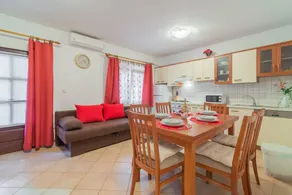 Apartment with terrace, BBQ & garden - Image 2
