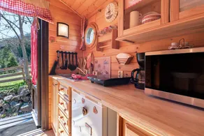 Roulotte Gentiane – Unique Mountain Retreat in Gavarnie - Image 3