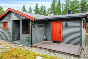 Holiday home with garden & terrace - Image 5