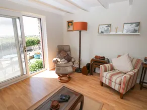 Family-friendly cottage with garden | Pets allowed - Image 4