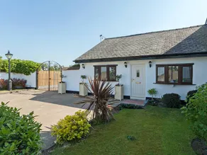 Familienfreundliches wunderschönes Landhaus mit privatem Pool, Whirlpool und Garten | Flussblick - Image 2