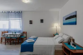 Apartment with barbeque - Image 2