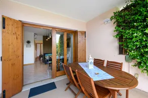 Appartement avec barbecue, terrasse et jardin | Vue jardin - Image 5