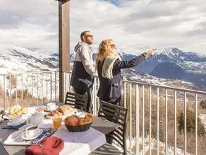 Family-friendly pleasant apartment with heated pool | Mountain view | Close to the ski | Pets are welcome - Image 5