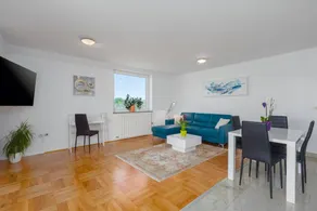 Fully equipped charming holiday apartment with terrace | Sea view | Beach nearby - Image 4