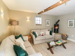 Family-friendly lovely cottage with garden - Image 3