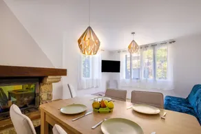 Holiday home with BBQ & terrace - Image 2