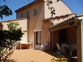 Maison de vacances entièrement équipée avec piscine, terrasse et barbecue | Vue montagne | Parfaite pour le travail à distance - Image 2