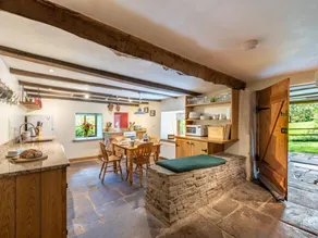 Cottage with garden & BBQ | Pets allowed - Image 3