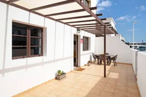 Holiday home with terrace | City view - Image 4