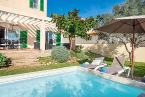 Chalet with barbeque, garden & private pool - Image 3