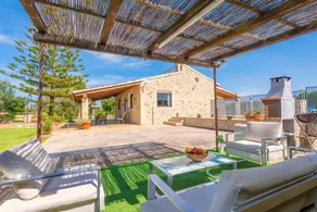 Villa with BBQ & garden - Image 5