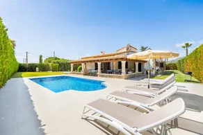 Holiday home with terrace, pool & barbecue | Garden view - Image 2