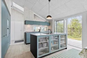 Holiday home with barbeque & terrace | Sea view - Image 5