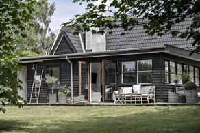 Family-friendly beautiful holiday home with BBQ, sauna & terrace | Next to the beach - Image 2