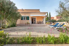 Holiday home with terrace, pool & garden | Garden view - Image 5