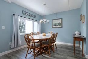 Family-oriented flat with pool - Image 4