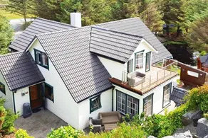House with garden, barbeque & terrace | Water view - Image 2