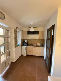 Apartment with garden & barbeque - Image 4