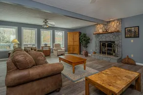 Lake Life HQ - Image 4