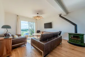 Stoubenn Holiday Home with Sea View and Private Garden - Image 2