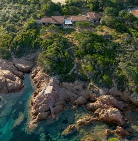 Villa with BBQ, garden & terrace | Sea view - Image 4