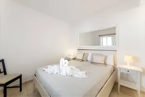 Holiday apartment with pool & terrace - Image 4