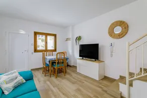 House with pool, terrace & garden | Sea view | Beach nearby - Image 4