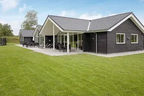Family-friendly holiday home with pool, BBQ & sauna - Image 3