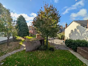 House with barbecue - Image 2