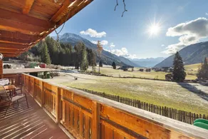 Apartment „Burgerhof Dolomiten“ mit Bergblick, großer privater Terrasse und WLAN - Image 2