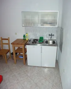 Apartment with BBQ, terrace & garden - Image 4