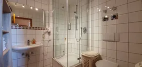 Appartamento con griglia, terrazza e giardino - Image 3