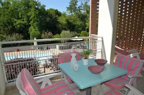 Apartment with pool, terrace & garden - Image 2