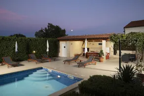 Familienfreundliche gemütliche Villa mit privatem Pool, Terrasse und Garten | Naturblick | Haustierfreundlich - Image 2
