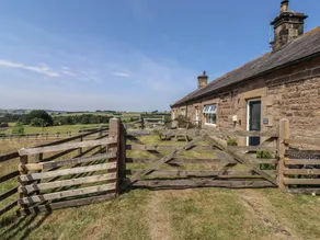 Fully equipped lovely cottage with garden | Dogs allowed - Image 2