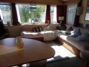 Cottage avec piscine et jardin - Image 2