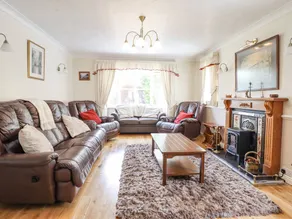 Cottage with garden & barbecue - Image 5